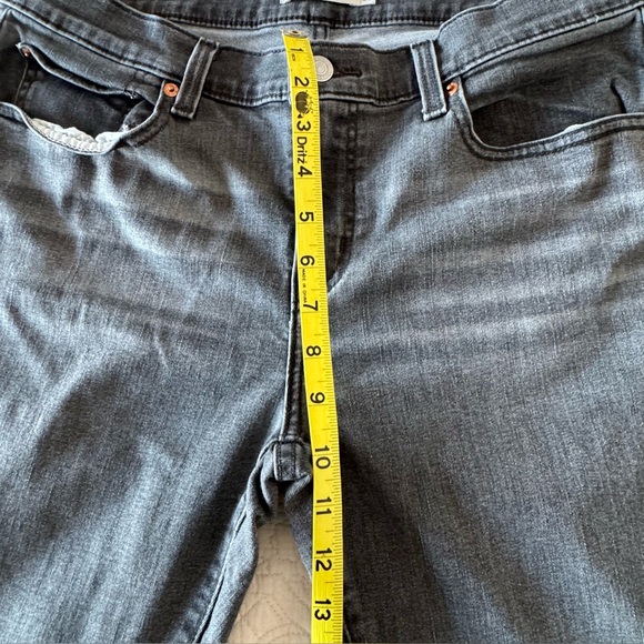 Levi's Women Capri Gray boyfriend Jeans - Picture 5 of 7